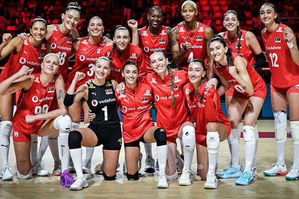 Veli Arslan — Dünya Şampiyonası’nda Amerika’yı 3-1 mağlup ederek ilk kez yarı finale yükselen A Millî Ka